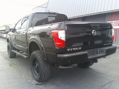 Used 2021 Nissan Titan SV w/ SV Convenience Package AWD/4WD image 7