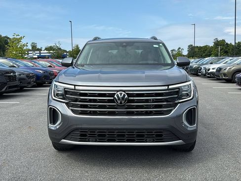 Used 2024 Volkswagen Atlas SE w/ Panoramic Sunroof Package AWD/4WD image 2