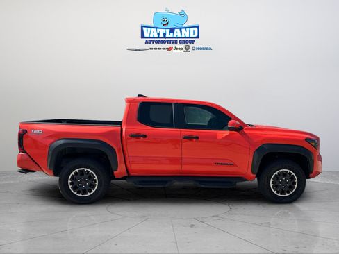 Used 2024 Toyota Tacoma TRD Off-Road w/ TRD Off Road Premium Package AWD/4WD image 6