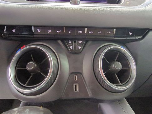 Used 2020 Chevrolet Blazer LT image 22