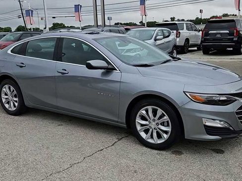 Used 2024 Chevrolet Malibu LT FWD image 2