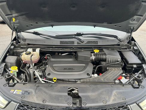 Used 2022 Chrysler Pacifica Touring-L image 29