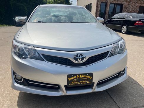 Used 2012 Toyota Camry SE FWD image 9