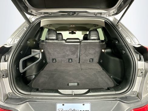 Used 2018 Jeep Cherokee Latitude Plus w/ Comfort/Convenience Group image 26