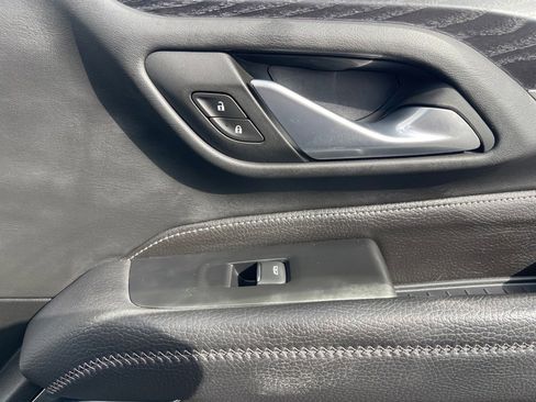 Used 2024 GMC Yukon XL Denali image 20