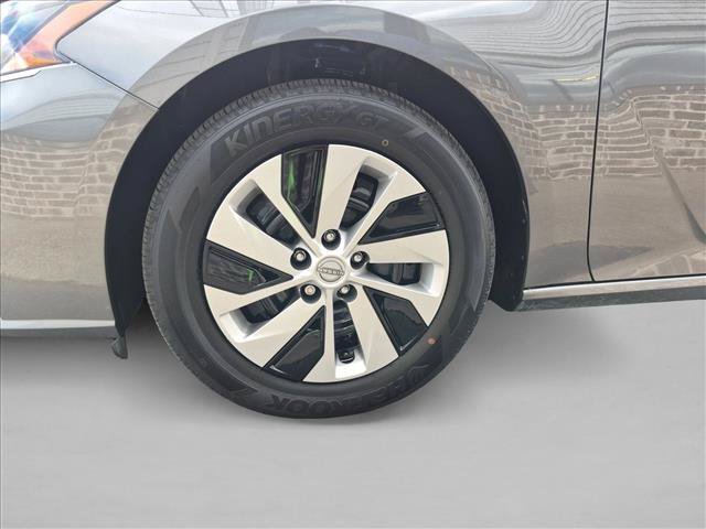 Used 2025 Nissan Altima 2.5 S FWD image 22