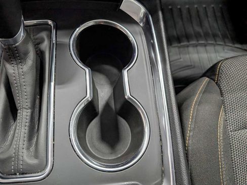 Used 2020 Chevrolet Traverse LT image 26