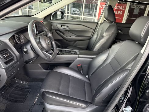 Used 2024 Nissan Rogue SV w/ SV Premium Package AWD/4WD image 15