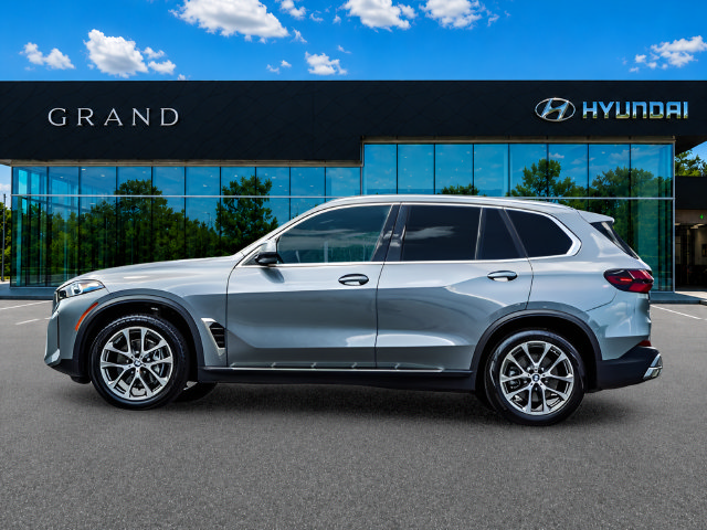 Used 2026 BMW X5 xDrive40i AWD/4WD image 3