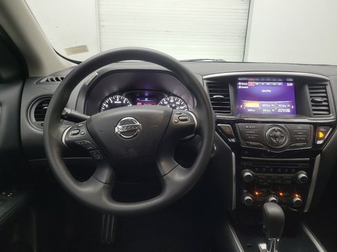 Used 2020 Nissan Pathfinder S FWD image 22