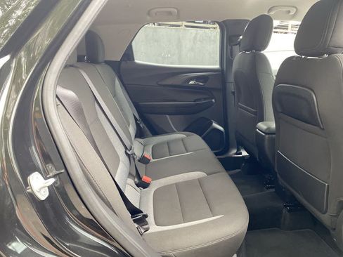 Used 2025 Chevrolet TrailBlazer LT AWD/4WD image 18