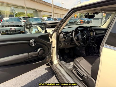 Used 2018 MINI Cooper 2-Door Hardtop FWD image 19
