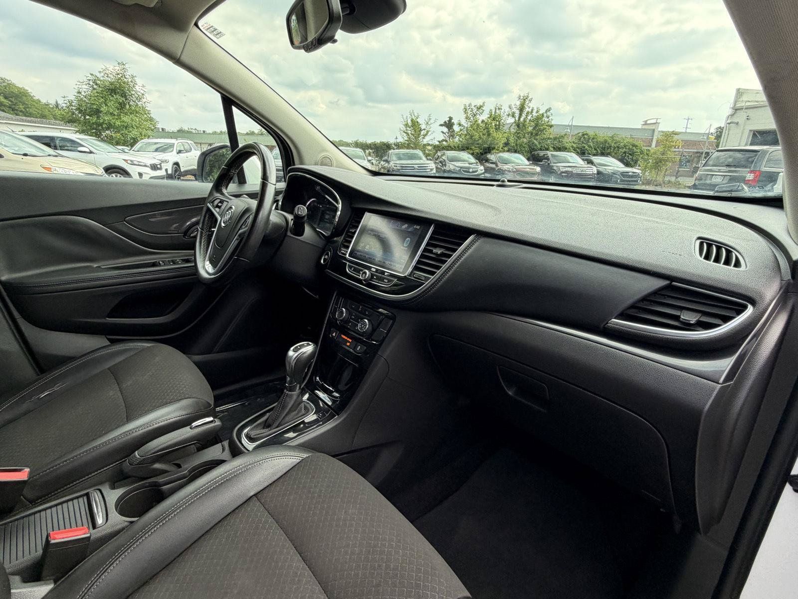 Used 2018 Buick Encore Sport Touring FWD image 29