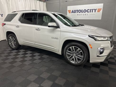 Used 2022 Chevrolet Traverse High Country image 2