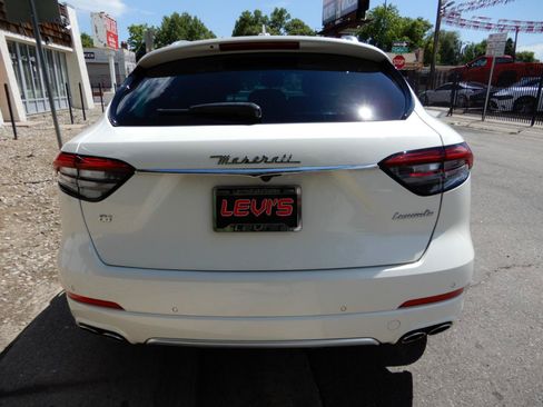 Used 2021 Maserati Levante GranLusso AWD/4WD image 6