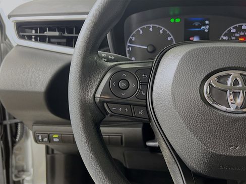 Used 2025 Toyota Corolla LE FWD image 19