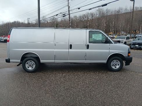 New 2026 GMC Savana 2500 Extended w/ Driver Convenience Package RWD image 19