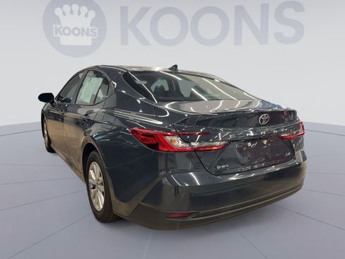 Used 2025 Toyota Camry LE image 2