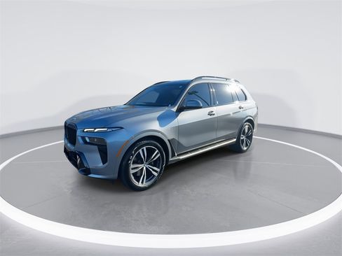 Used 2023 BMW X7 xDrive40i w/ M Sport Package image 4