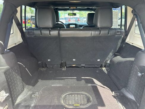 Used 2016 Jeep Wrangler Unlimited Rubicon AWD/4WD image 25
