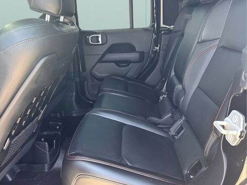 Used 2021 Jeep Gladiator Rubicon AWD/4WD image 15