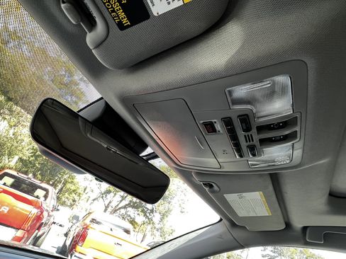 Used 2019 Toyota Highlander Limited Platinum image 29