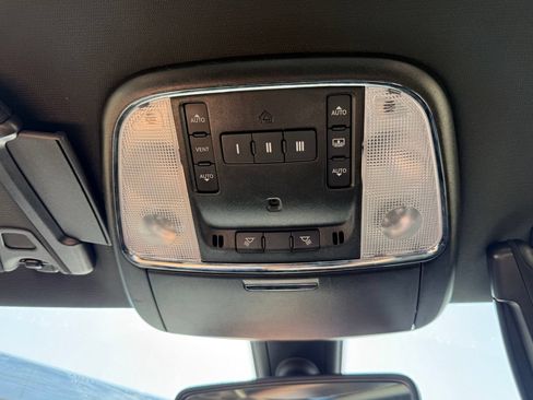 Used 2023 Chrysler 300 S RWD image 17