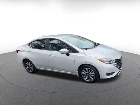 Used 2025 Nissan Versa SV w/ Trunk Package image 2