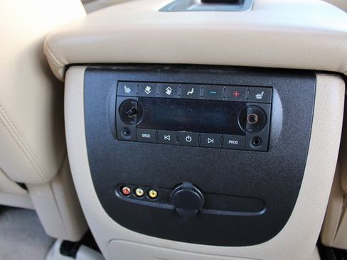 Used 2011 Chevrolet Suburban LTZ image 24