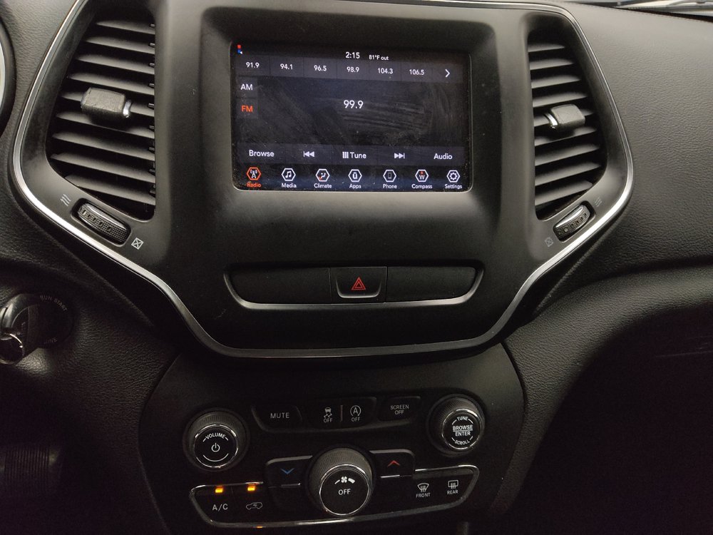 Used 2019 Jeep Cherokee Latitude w/ Popular Appearance Group FWD image 25