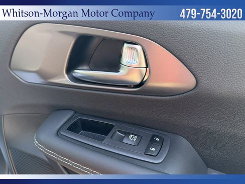 New 2026 Chrysler Pacifica Select image 8