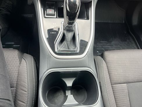 Used 2024 Subaru Outback Premium image 19