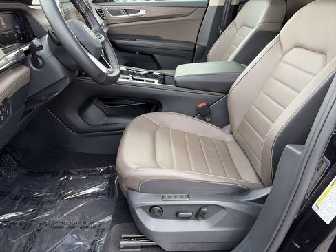 Used 2025 Volkswagen Atlas SEL image 18