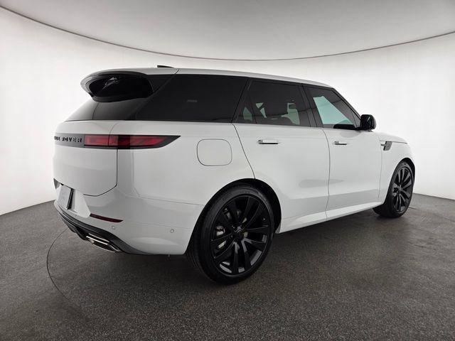 New 2026 Land Rover Range Rover Sport Dynamic SE AWD/4WD image 2