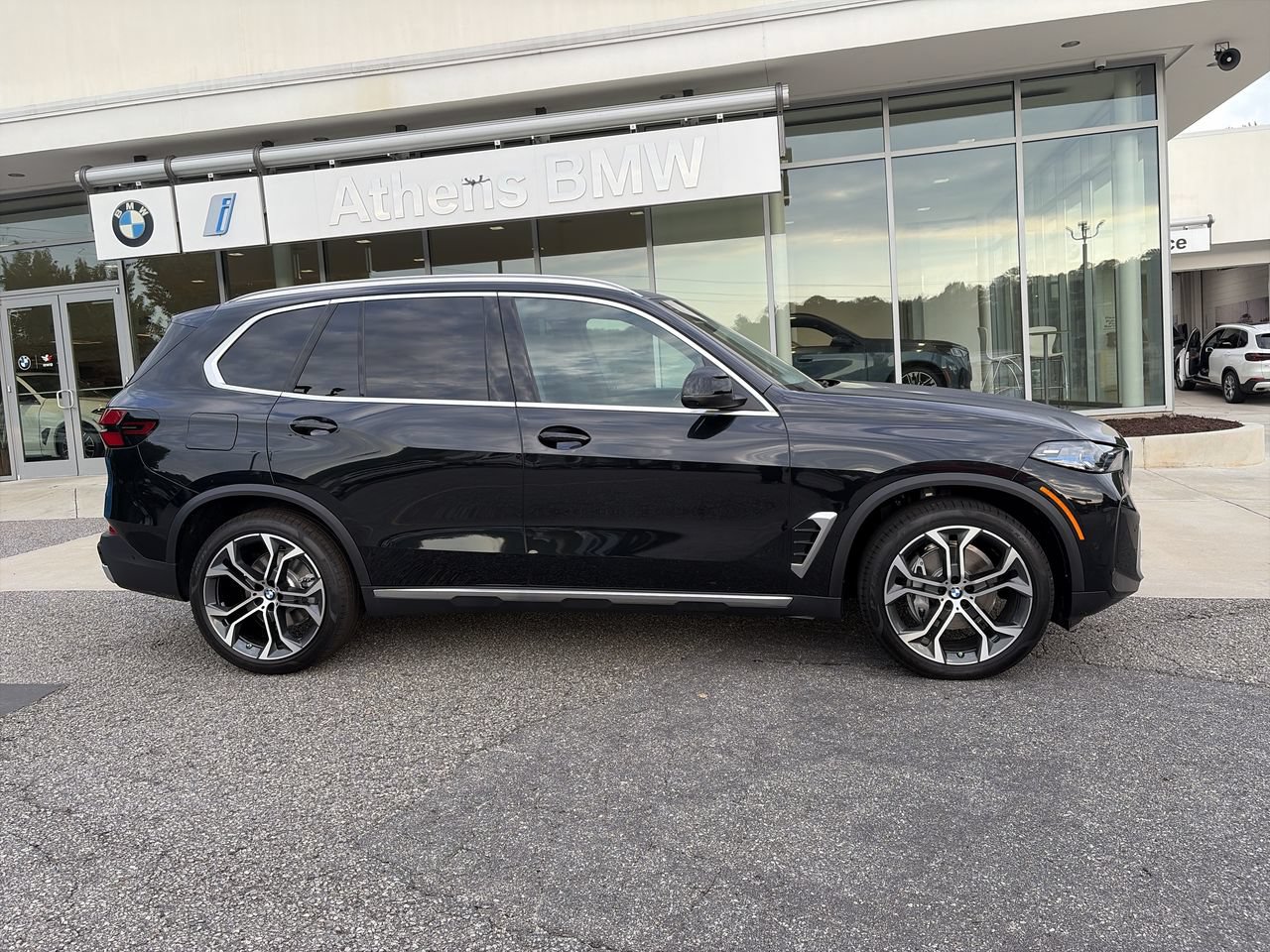 Used 2026 BMW X5 xDrive40i AWD/4WD image 9