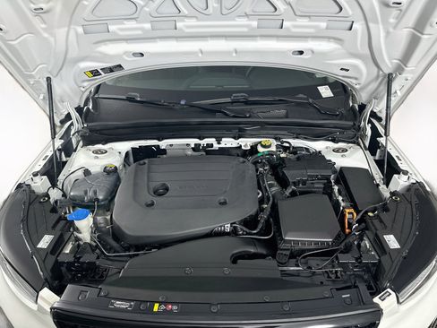 Used 2024 Volvo XC40 B5 Plus w/ Climate Package AWD/4WD image 36