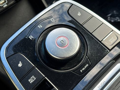 Used 2022 Kia Niro EX image 22