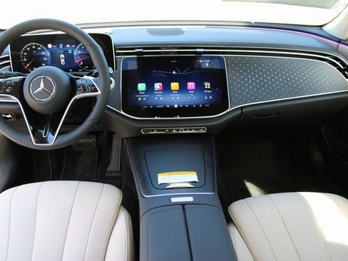 New 2026 Mercedes-Benz E 350 4MATIC Sedan image 34