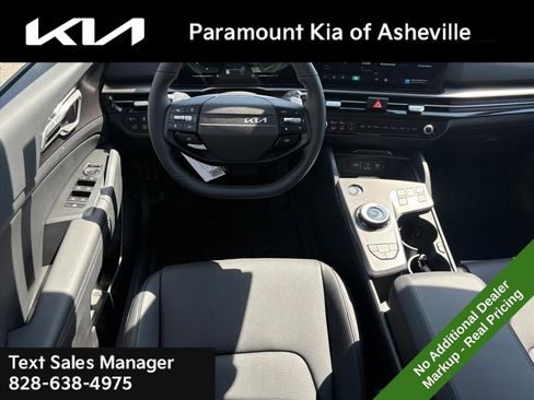 New 2026 Kia Sportage EX image 24