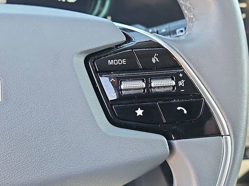 Certified 2023 Kia Niro EX image 25