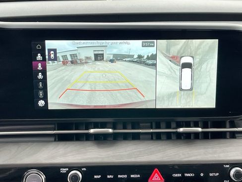 Certified 2023 Kia Carnival SX image 13