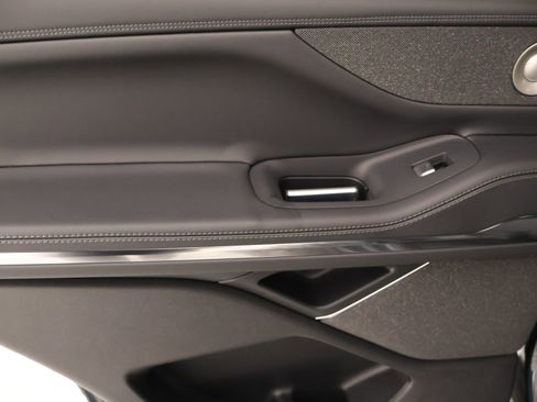 New 2025 Lincoln Navigator Reserve w/ Jet Appearance Package AWD/4WD image 19