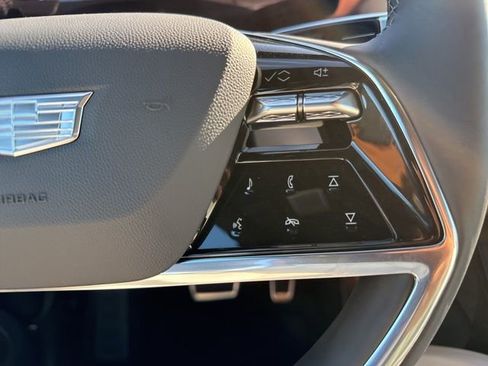 New 2026 Cadillac Vistiq Sport w/ LPO, Floor Liner Package image 24