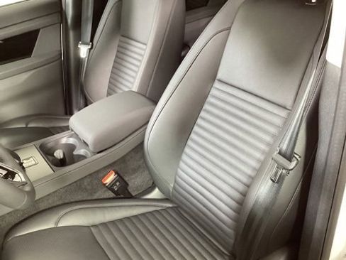 New 2025 Land Rover Discovery Sport S image 10