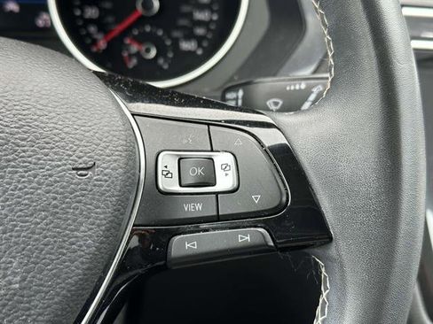 Used 2021 Volkswagen Tiguan SE w/ Panoramic Sunroof Package image 16