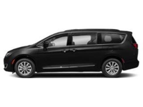 Used 2018 Chrysler Pacifica Touring-L Plus w/ S Appearance Package FWD image 12