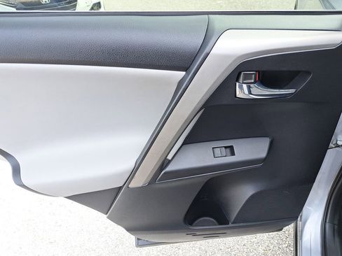 Used 2017 Toyota RAV4 XLE image 8