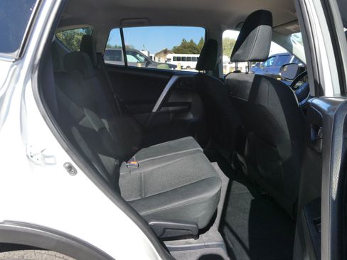 Used 2016 Toyota RAV4 LE image 25