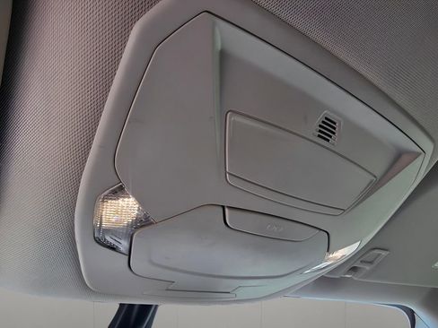 Used 2019 Ford Escape Titanium AWD/4WD image 9