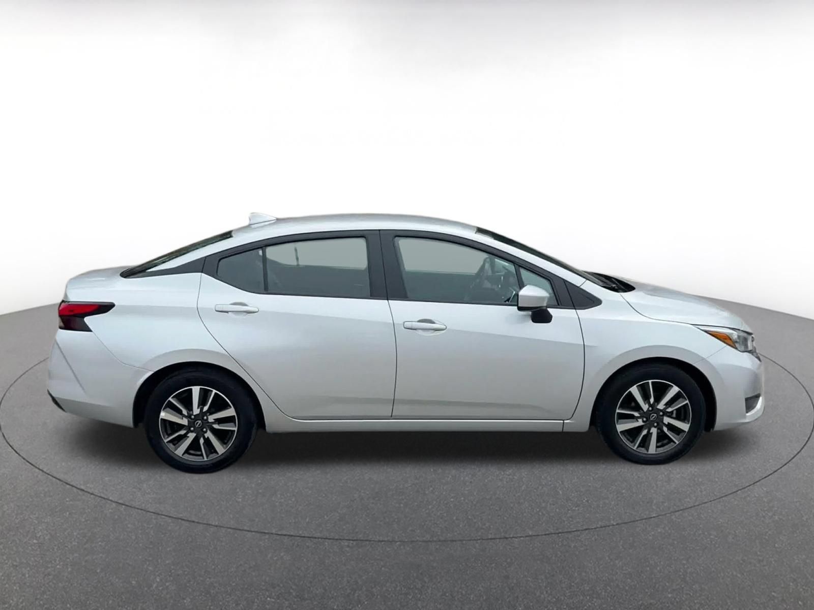 Used 2025 Nissan Versa SV FWD image 15